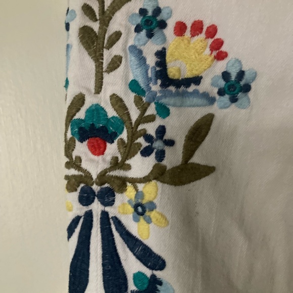 Floral Embroidered White Pants - Picture 3 of 3